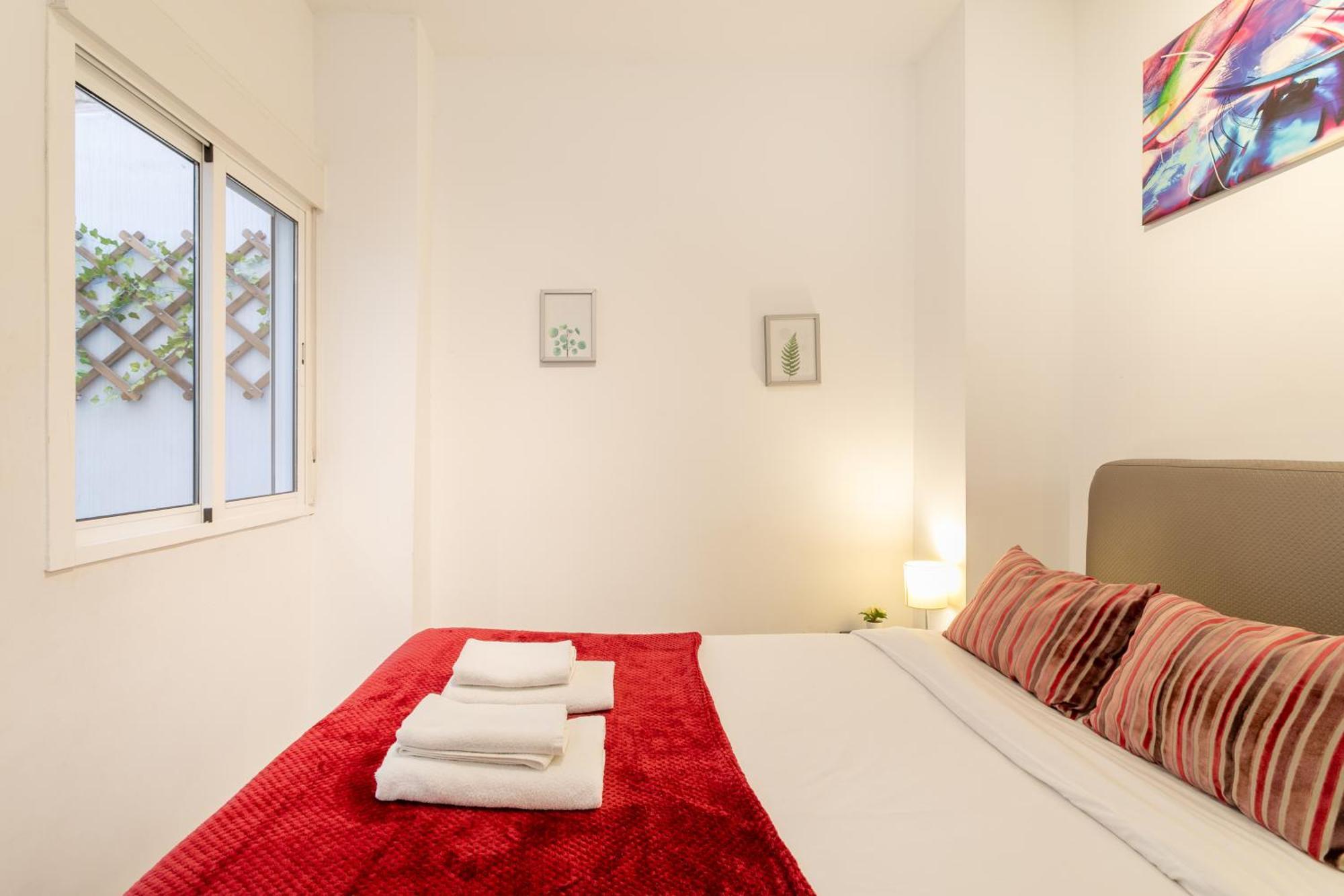 Apartamentos San Leandro, Centro Alicante Eksteriør bilde